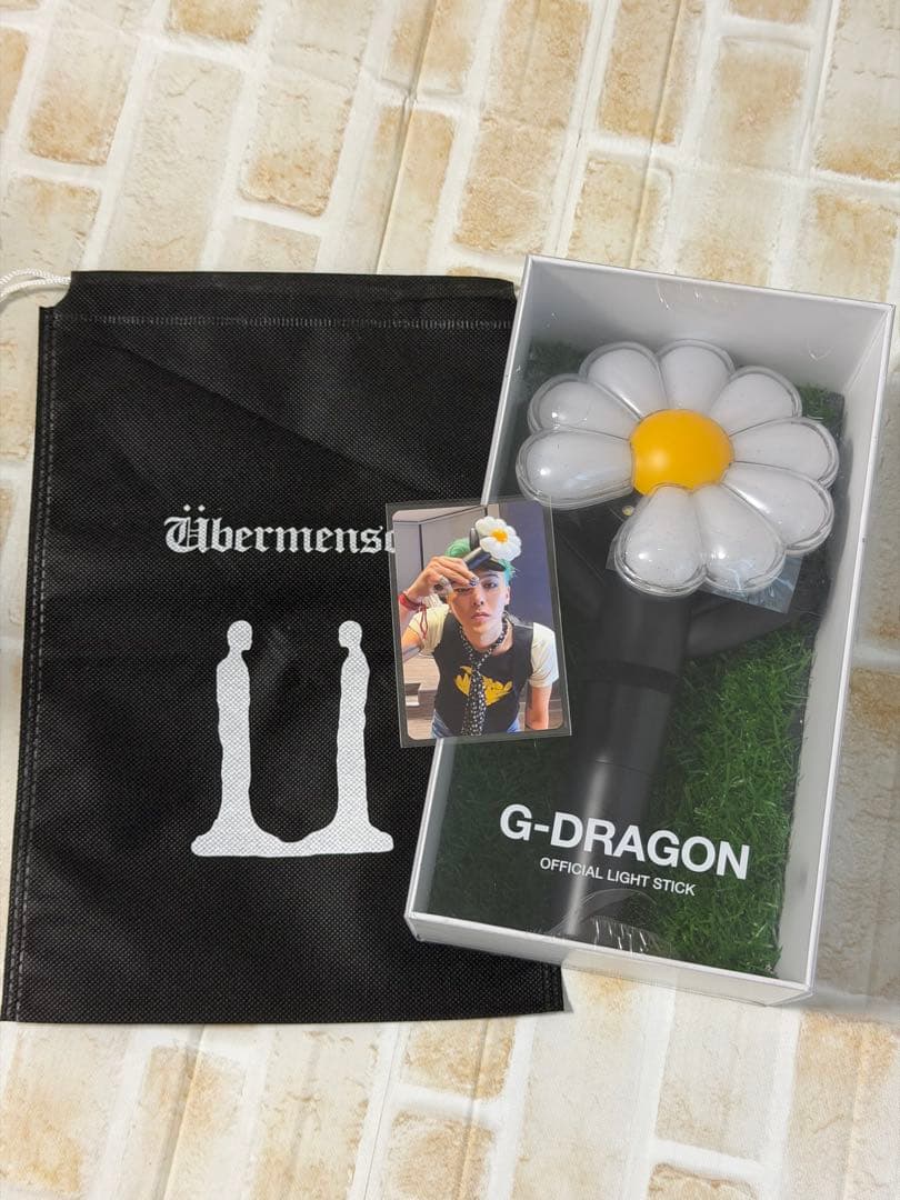 G-DRAGON ペンライト トレカ ポーチ 付き ジヨン 新品未開封 公式品