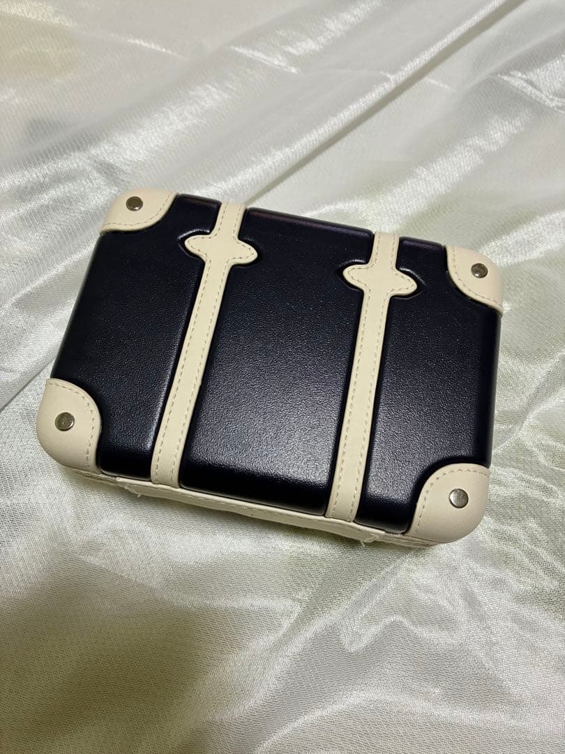 ANA グローブトロッター ファーストクラス ポーチ アメニティ 紺 ザ・ギンザ