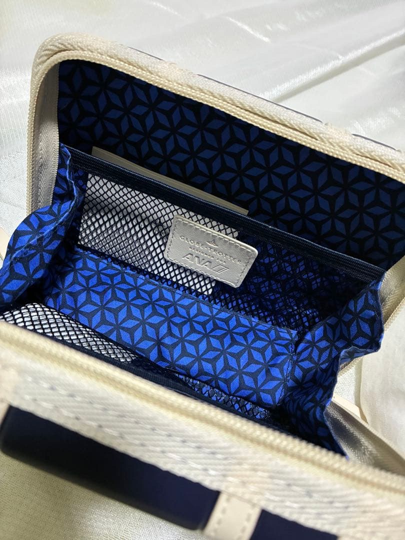 ANA グローブトロッター ファーストクラス ポーチ アメニティ 紺 ザ・ギンザ