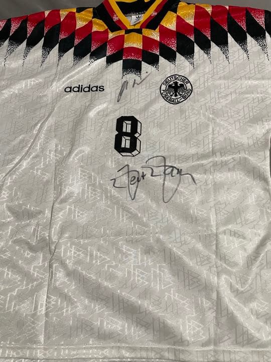 ゲルトミュラー、ヘルムートハーラー直筆サイン入りユニフォーム