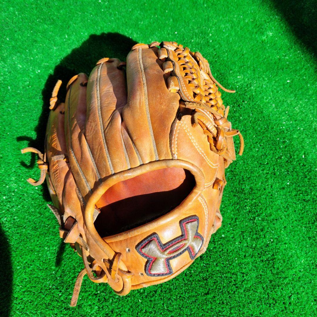 UNDER ARMOUR 軟式グローブ