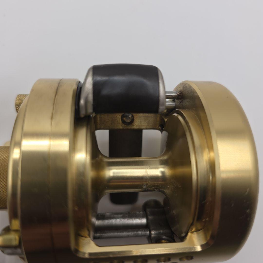 T62 シマノ 01カルカッタコンクエスト300