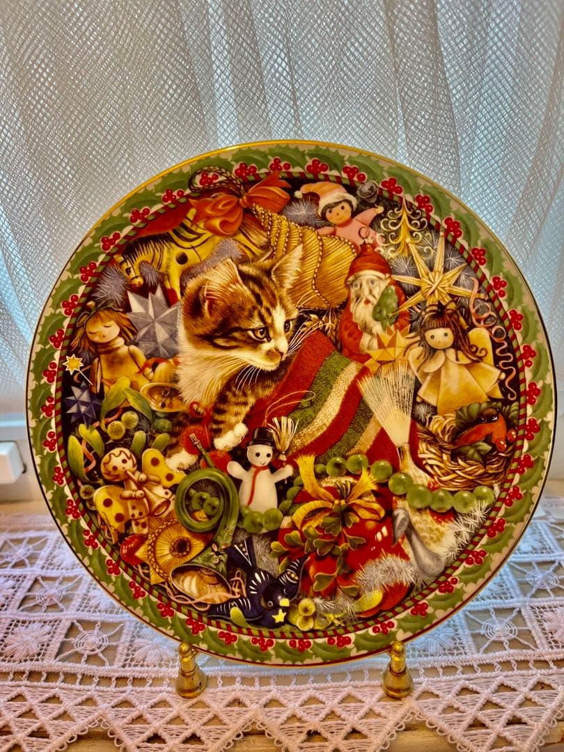 英国 エインズレイ レズリーアンアイボリー 12ヶ月 カレンダープレート 猫