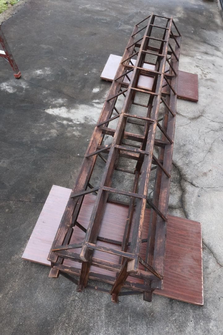 手押し 田植枠型押機 全長227ｃｍ,幅及び高さ44.0ｃｍ 破損あり