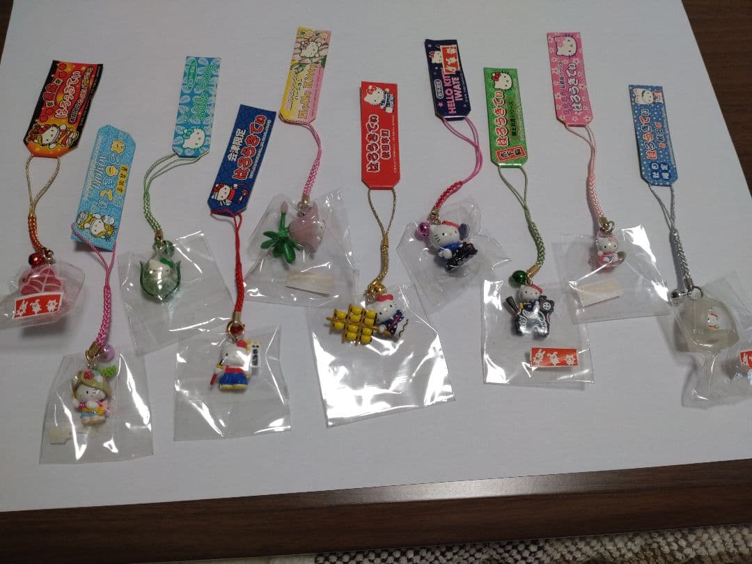 ご当地キティ　寝付け　ストラップ　キーホルダー　ほか 82点