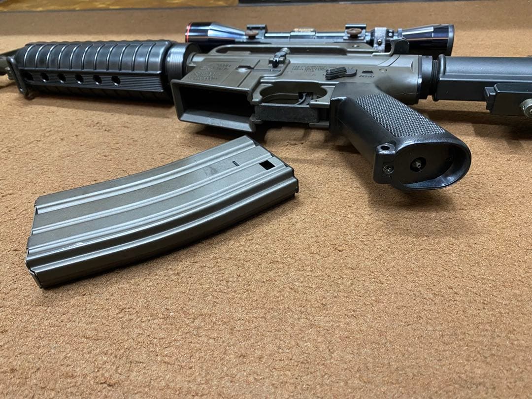 COLT AR-15 電動ガン スコープ付き！