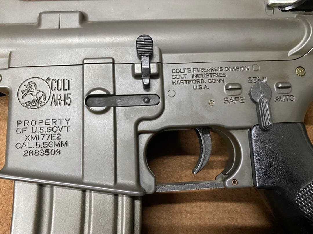 COLT AR-15 電動ガン スコープ付き！