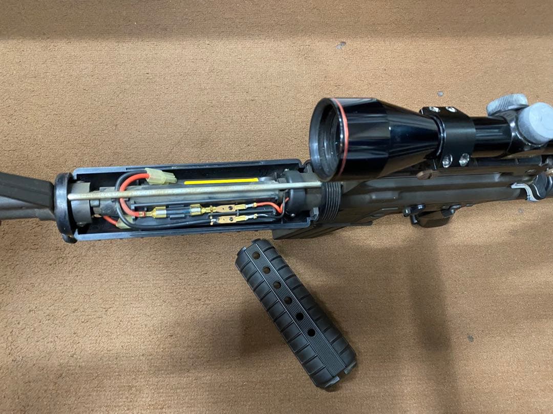 COLT AR-15 電動ガン スコープ付き！