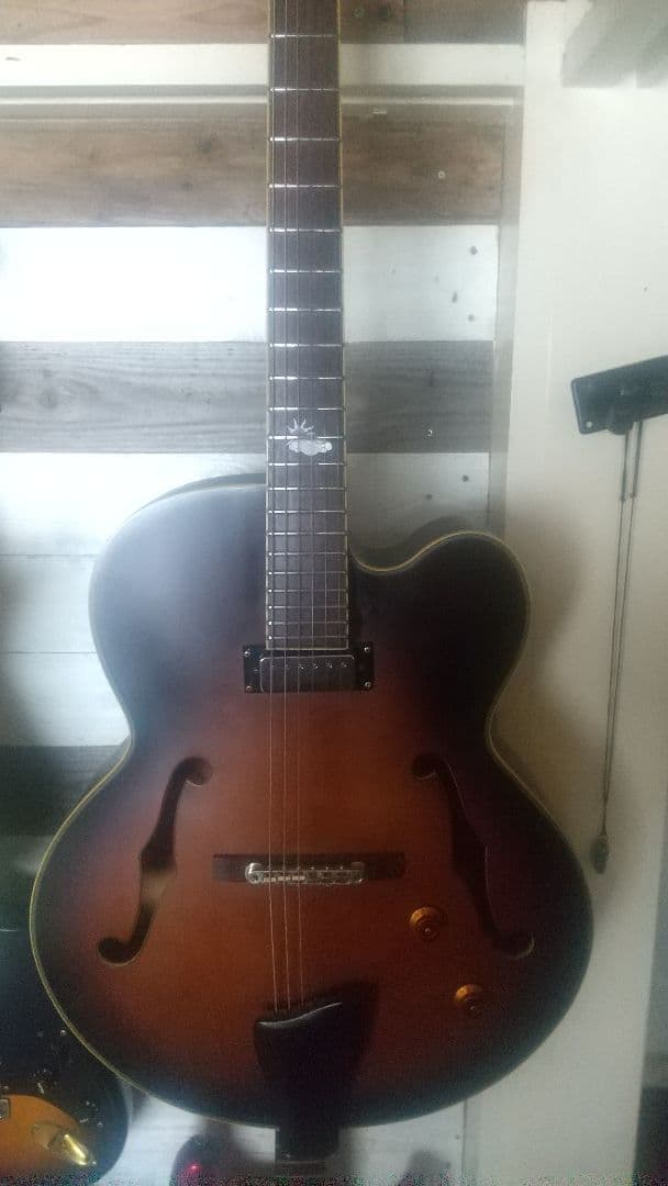 Tokai サンバースト フルアコ　ギター　ハードケースで発送