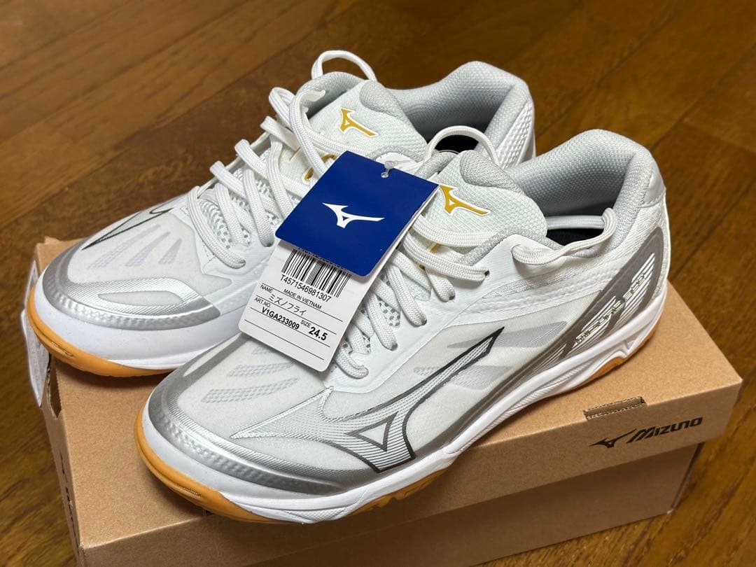 新品 Mizuno バレーボールシューズ 24.5cm