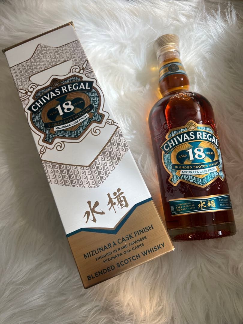 日本限定販売CHIVAS REGAL 18年　水楢 700ml