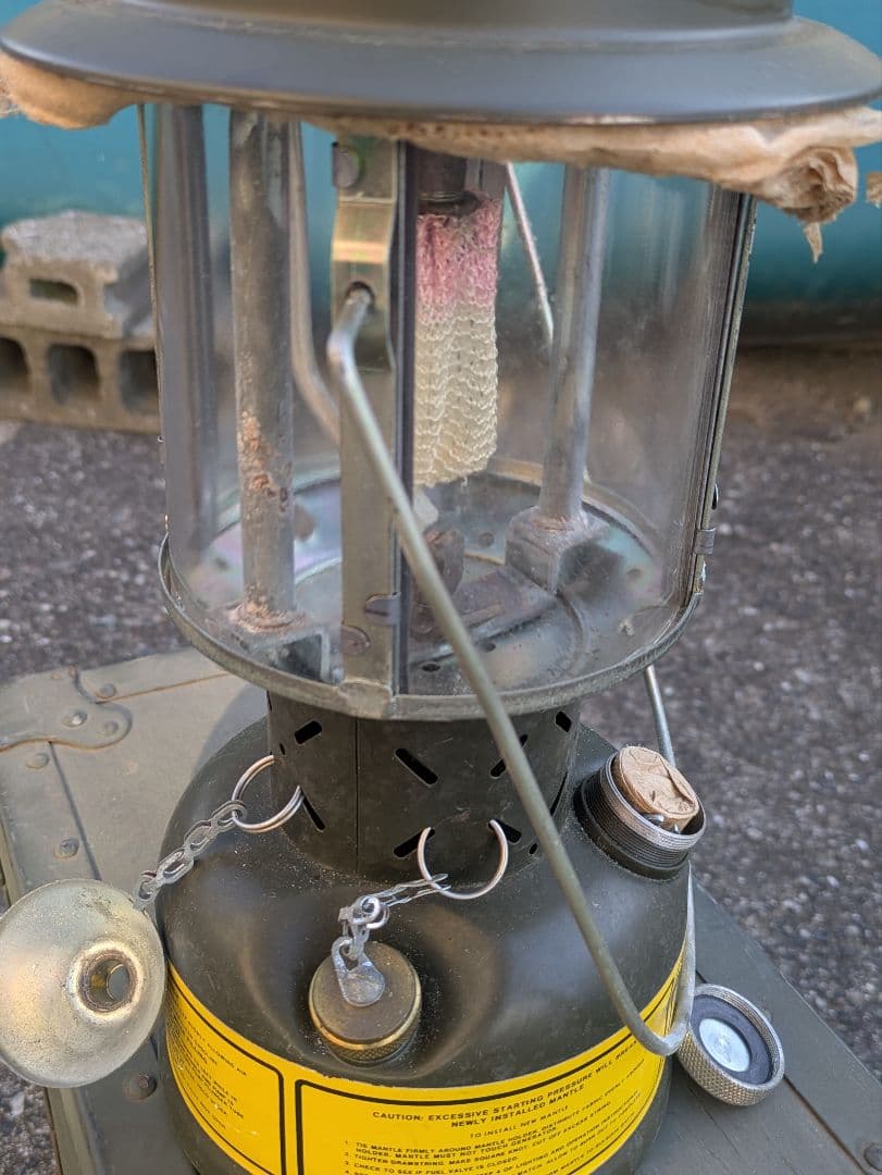 奇跡!!　軍用GIランタン252A2個(未使用)+軍用木箱入り+スペア部品込み