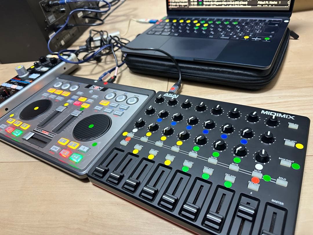 DJ（JBL MIXEDGE Vestax VFX1 AKAI MIDIMIX）