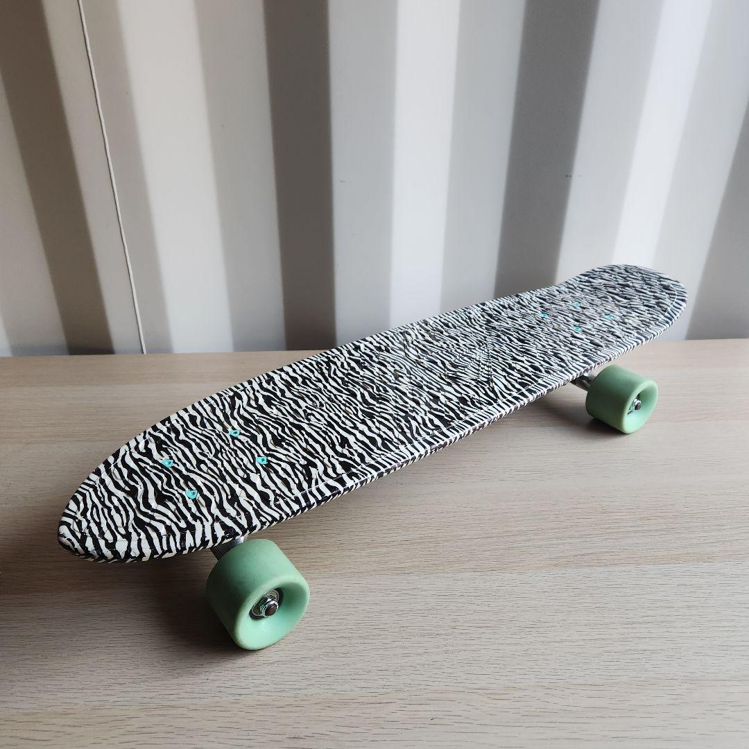 Diamond Supply Co. レトロクルーザー　スケートボード　ゼブラ柄