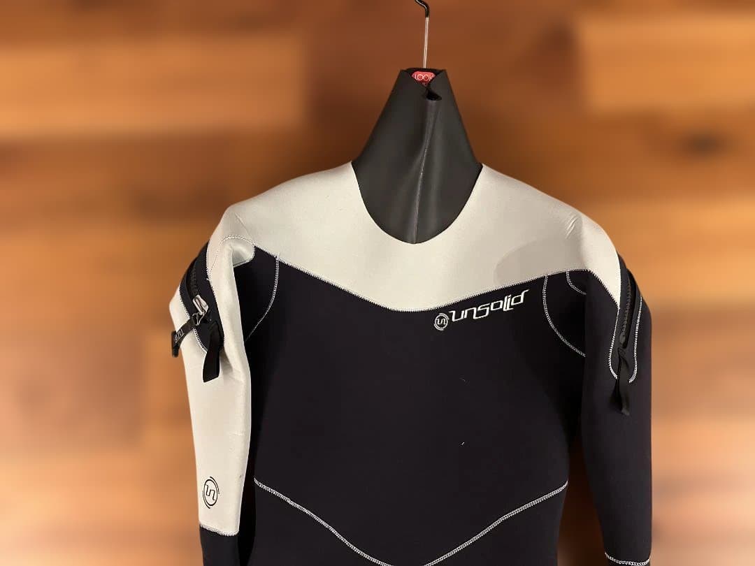 セミドライ ウェットスーツ