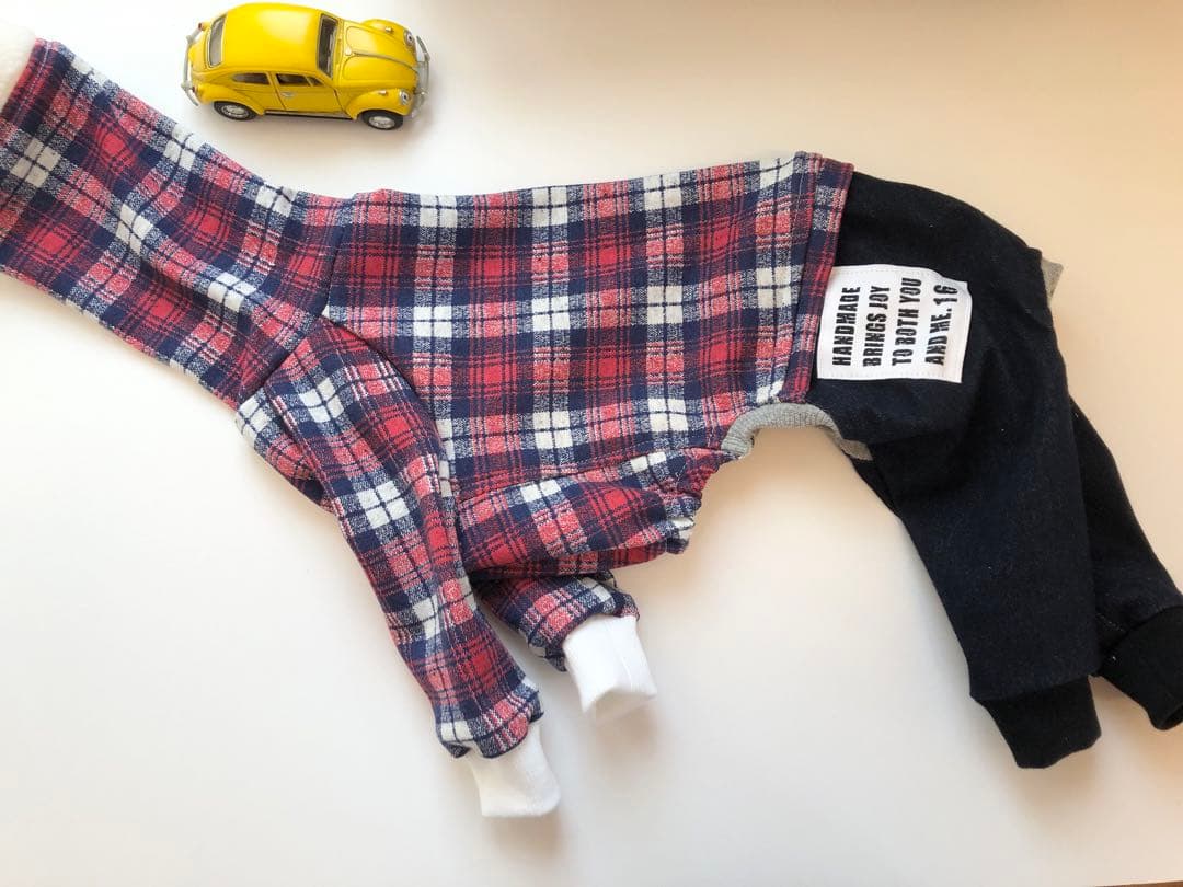チェック柄のロンパース　イタグレ服　犬服　ハンドメイド