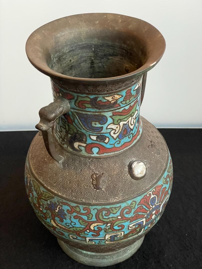 希少 中国 花瓶 壺 美術 古銅 古玩 宝石嵌 翡翠 亀甲文 七宝 双獣耳 龍飾