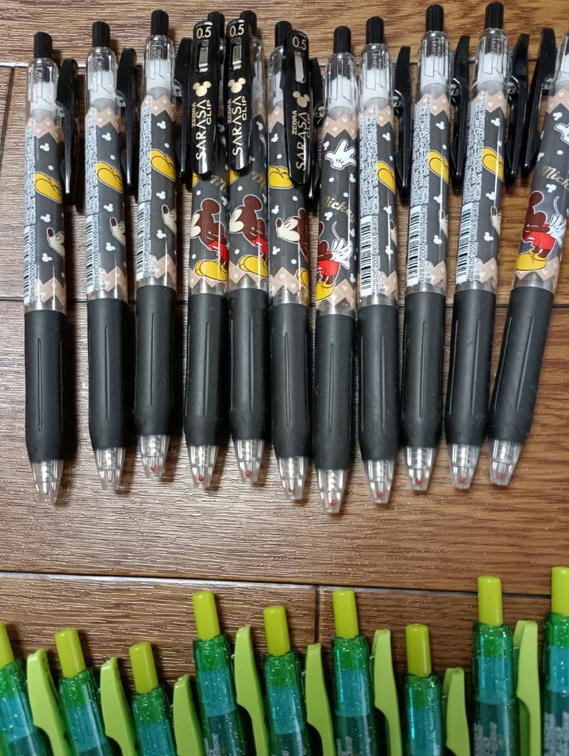 サラサ限定ディズニーボールペン76本