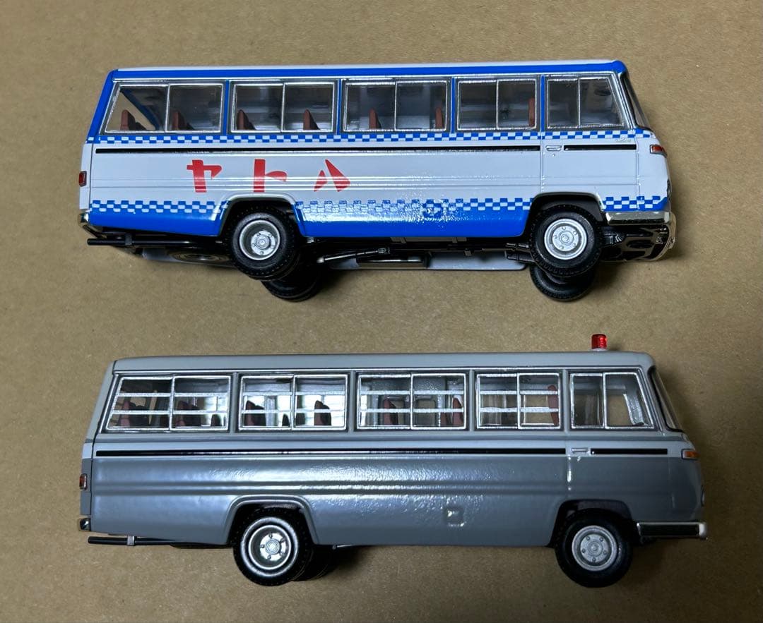 トミカリミテッドヴィンテージネオ ニッサン シビリアン　2台セット