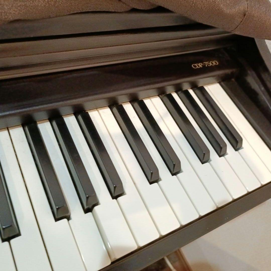 1月31日までお値下げ中。送料込み！　CASIO　電子ピアノ　CDP7500