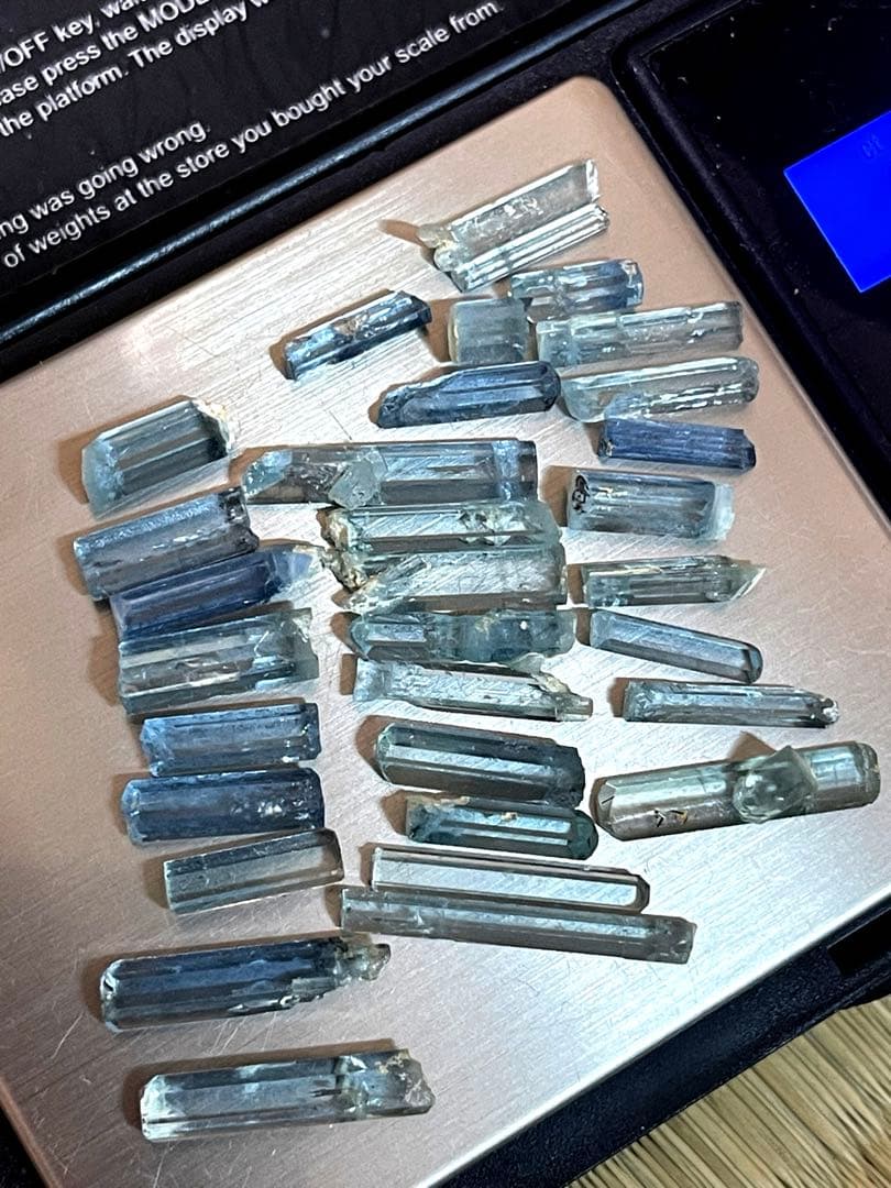 超クリア アクアマリン 原石 重さ：52.90ct 32点セットベトナム産