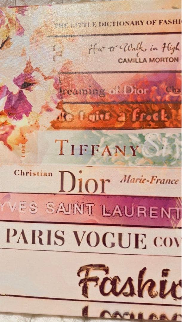 Oliver Gal オリバーガル 絵画 ブランドブックモチーフ