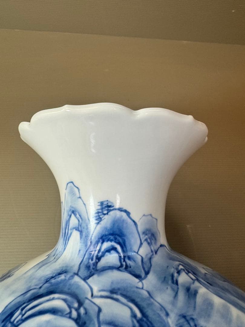 2902 松右衛門作　染付山水　花瓶　35cm