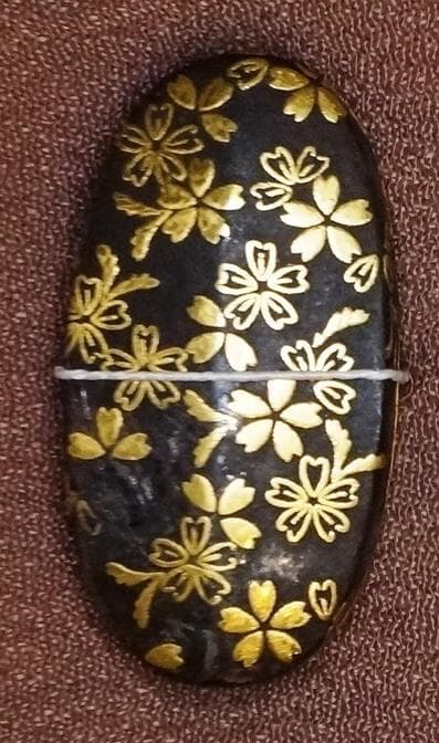 縁頭鍔・鐺　柴田勝家 二つ雁紋金桜花散図揃金具、京金工(特別保存) 短刀用揃金具