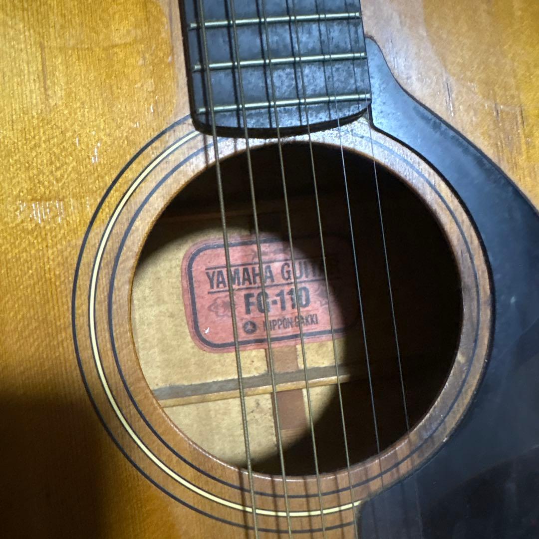 YAMAHAアコースティックギター　赤ラベルFG１１０