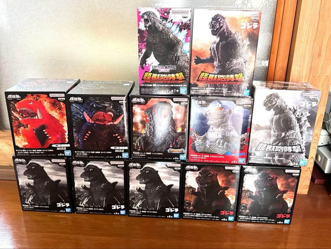 ゴジラ、ガメラ、鎮座獣、怪獣関連12体セット