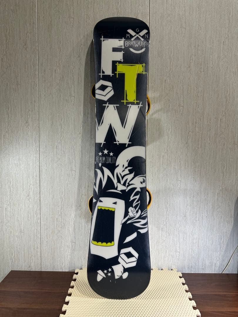 美品 スノーボード FTWO（現FNTC） TNT 147cm ケース付