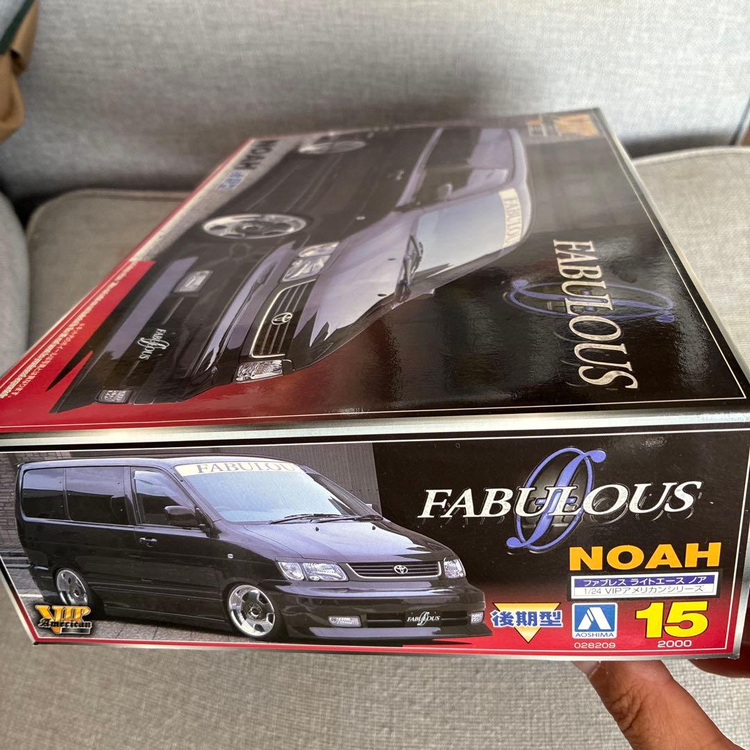 青島FABULOUS トヨタ ノア VIPスタイル 1/24 激レア