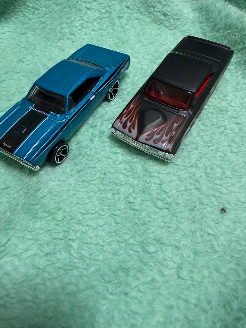 Hot Wheels ミニカーセット 青と黒