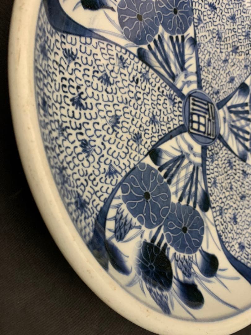 古伊万里　大皿　花　微塵唐草　捻り模様　約直径28.5㎝　/かけ有