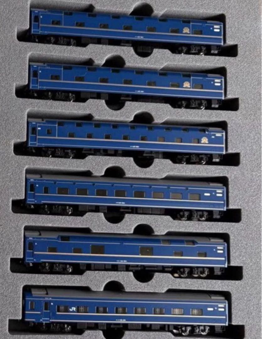 KATO　　EF81 レインボー＋ JR24系 「北斗星デラックス」フル編成