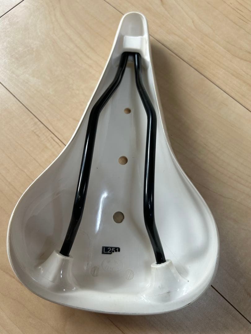 自転車　ピスト　サドル+シートポスト