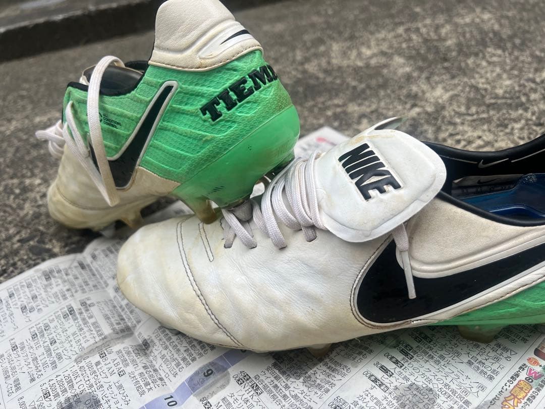 NIKEサッカースパイクティエンポ6 SG 27.5cm