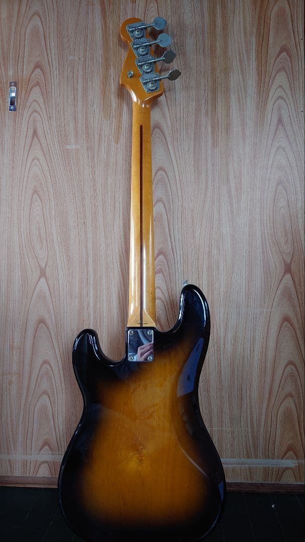 フェンダー フレットレスカスタム プレジションベース