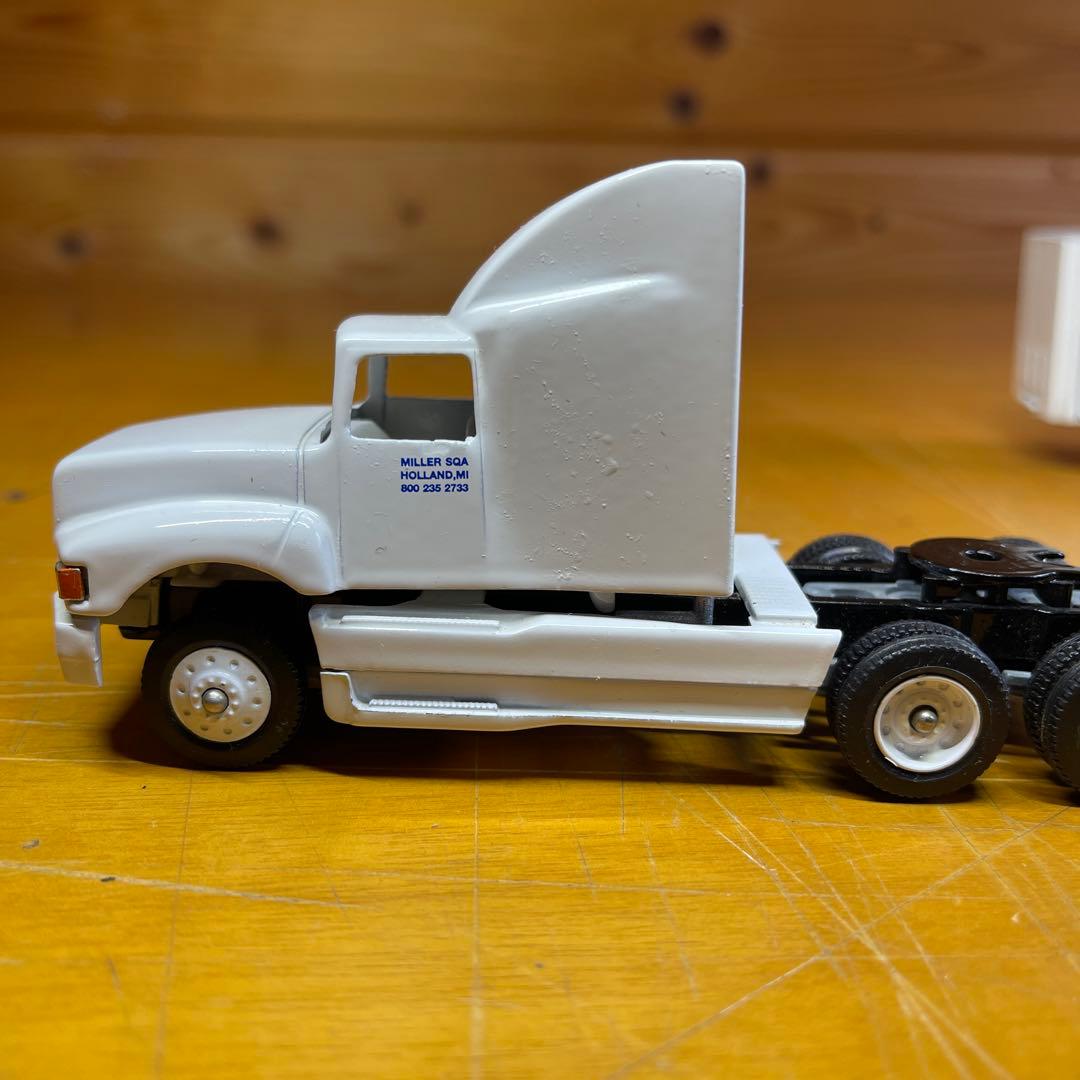 トラックトレーラー ウィンロス社　SQA ハーマンミラー