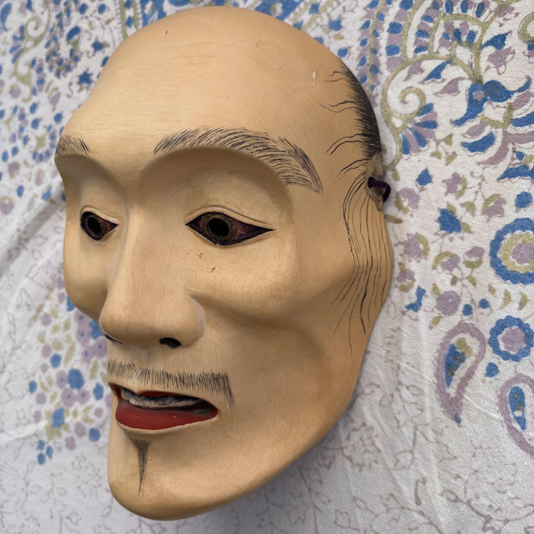 伝統的な木製能面