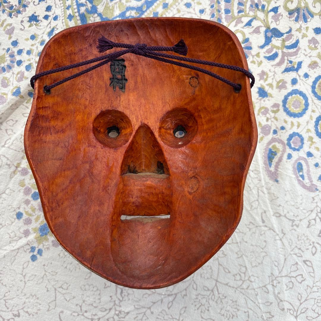 伝統的な木製能面
