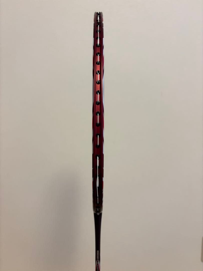 【極美品】YONEX ASTROX100ZZ アストロクス クレナイ4U5