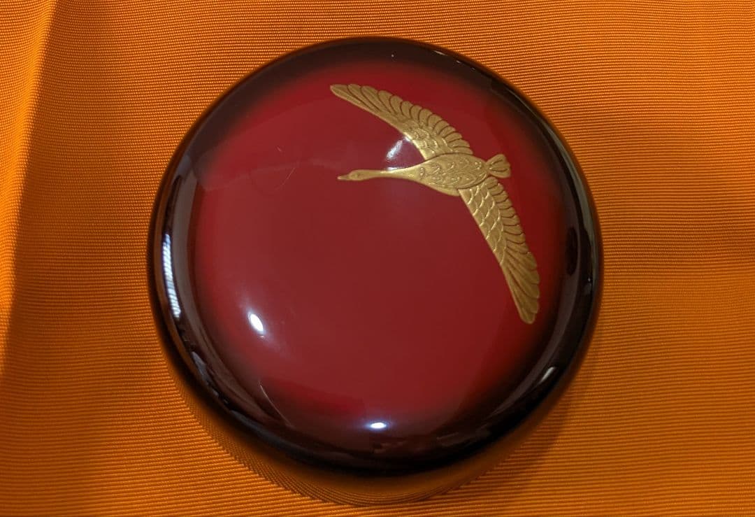 甲紅ニ季鳥裏銀地棗　宗完箱