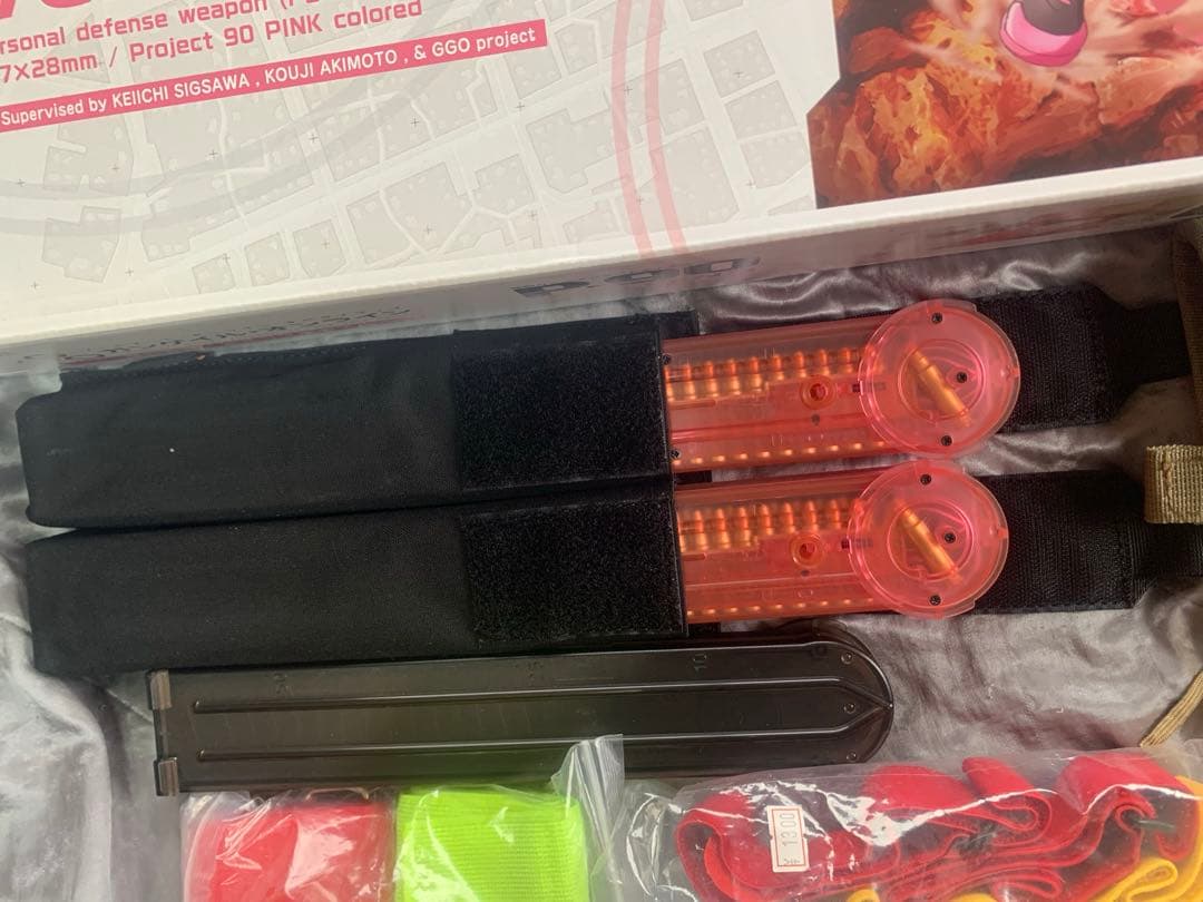 東京マルイ 電動ガン本体 P-90プラス バージョン・レン　マガジンと迷彩セット