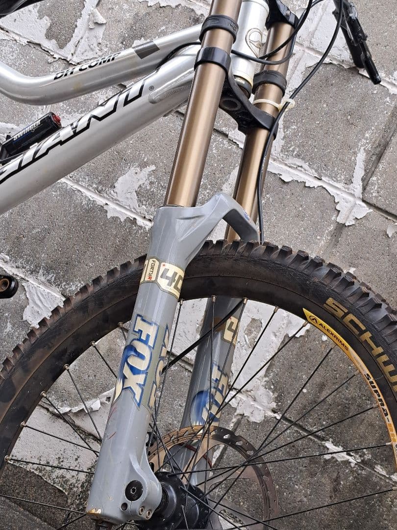 GIANT DH COMP FOX40フォーク Manitou SPVショック