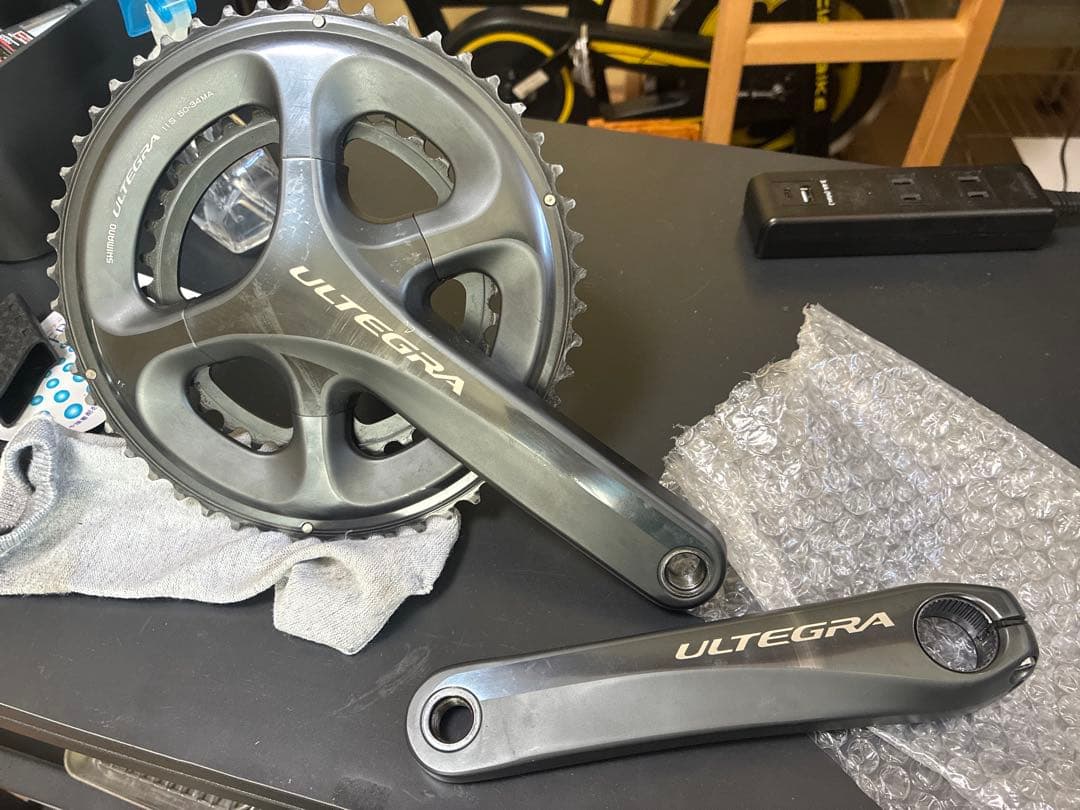 シマノ ULTEGRAクランクセット(170mm、50-34T) FC-6800