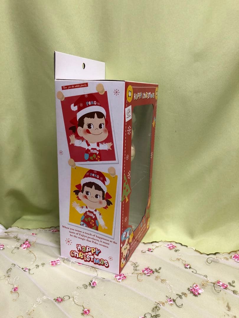 新品未開封未使用！ペコちゃん 1951年クリスマスフィギュア当時物レア