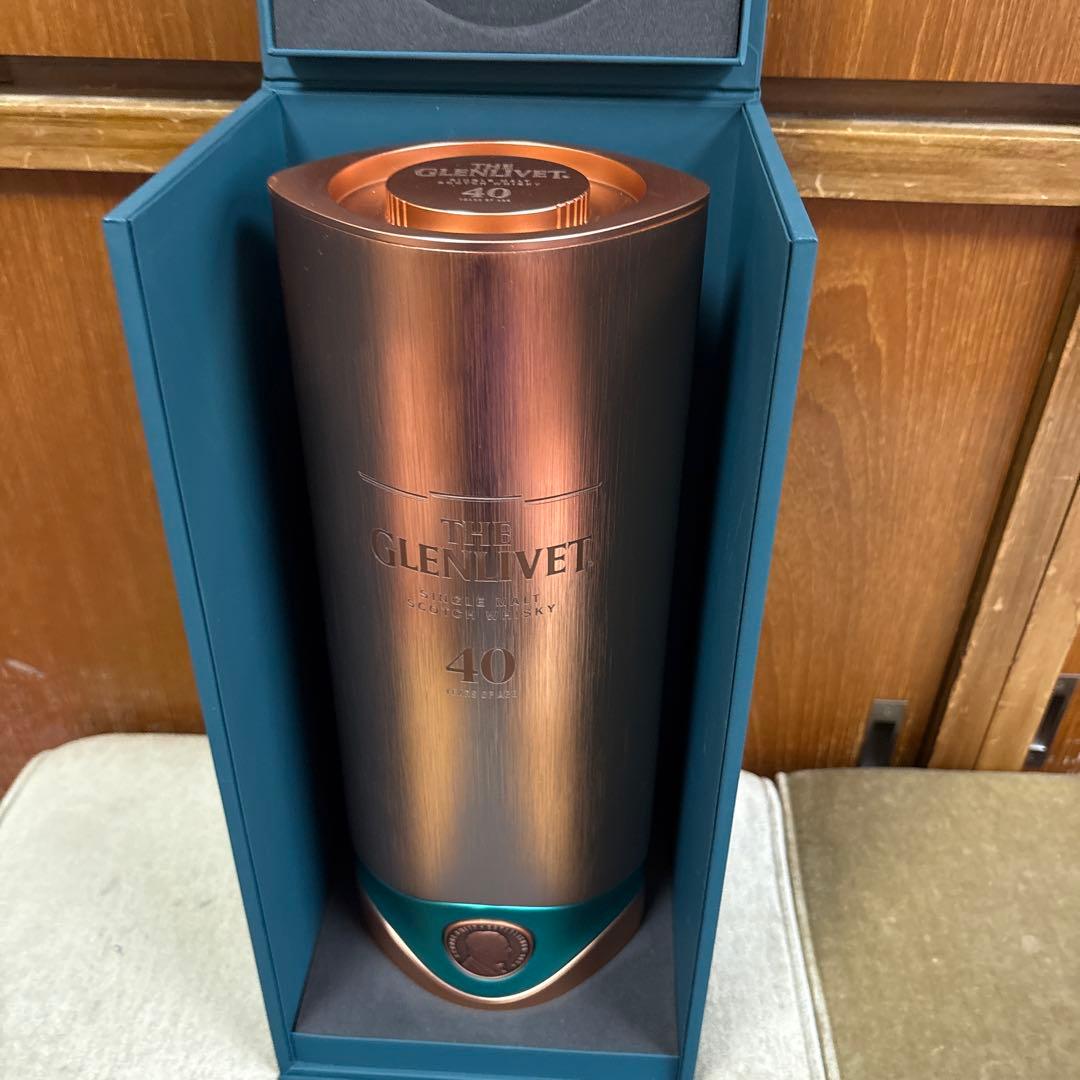 グレンリベット40年　 購入価格60万空瓶に近いけどちょっとだけ味わえます。