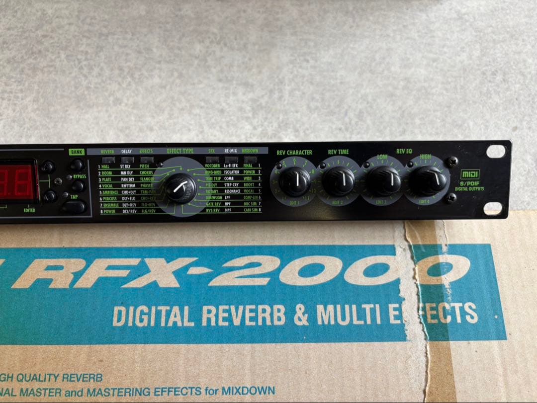 ZOOM RFX-2000 デジタルリバーブ & マルチエフェクター