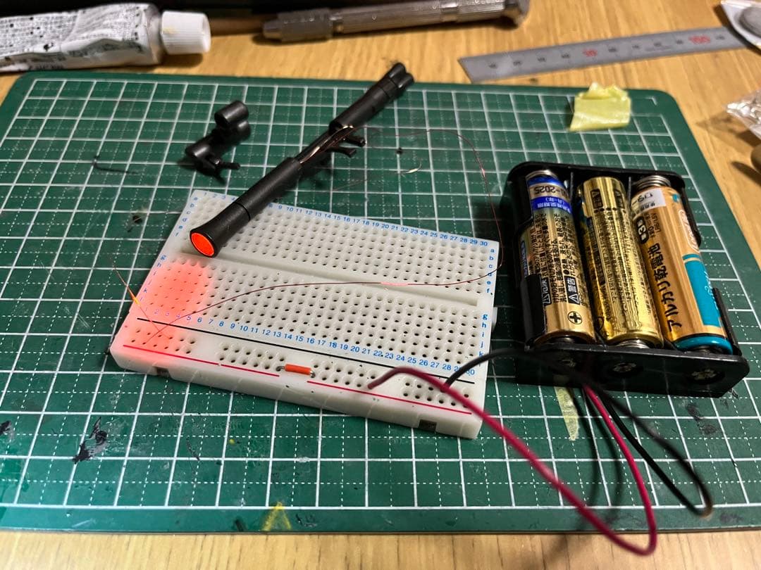 シャア専用ザク　マイコン制御　電飾